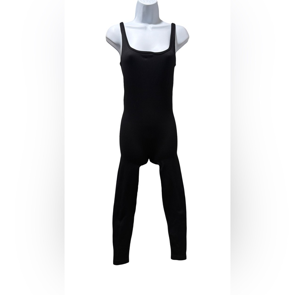 NWOT Black Ribbed Sleeveless Jumpsuit - Picture 2 of 4